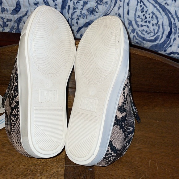 Time & Tru Bootie Sneakers - Picture 7 of 9
